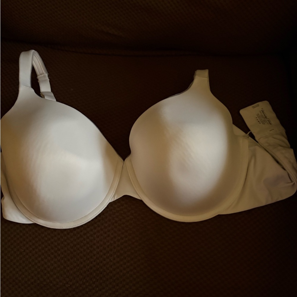 Vanity Fair Cream Underwire Bra size 38DD
